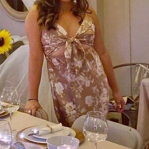 Floral print midi dress with cutout